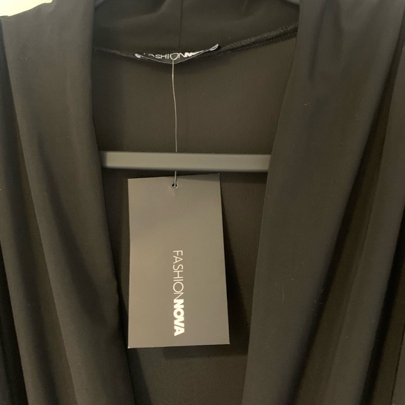 NWT the viral FashionNova Dress that looks good on everyone! - Picture 6 of 6